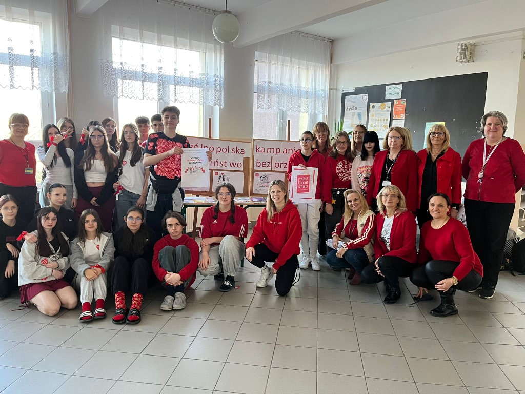 Młodzież z nauczycielami 1